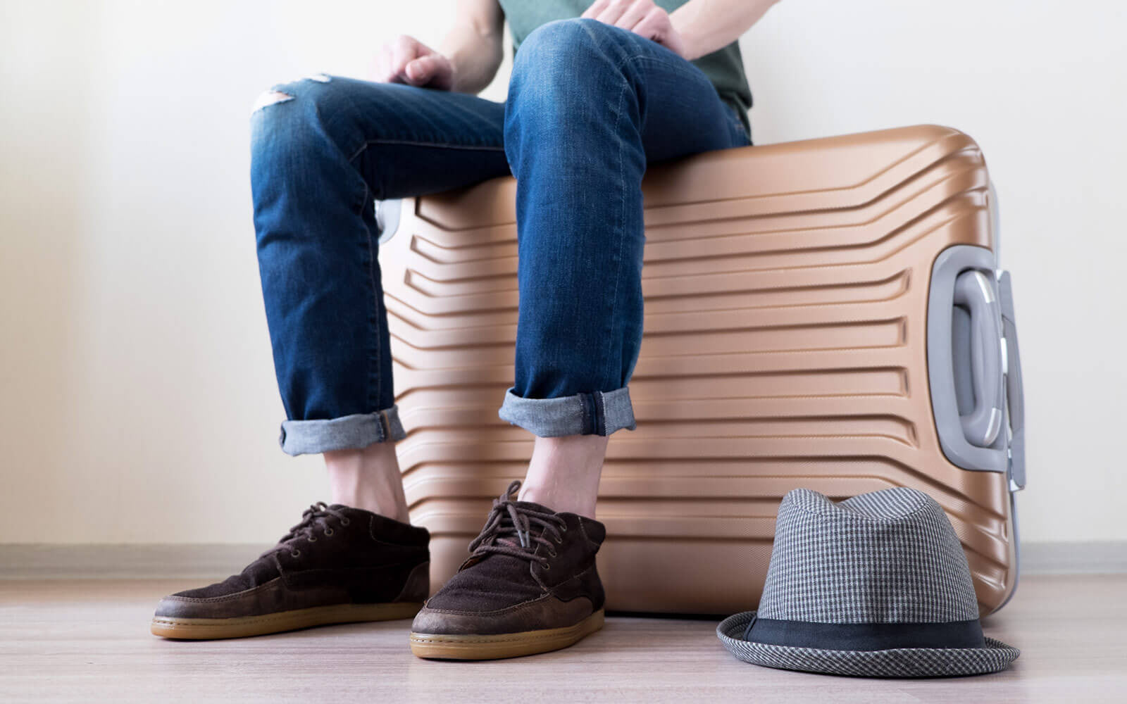 Combo offer of hats and mocassins